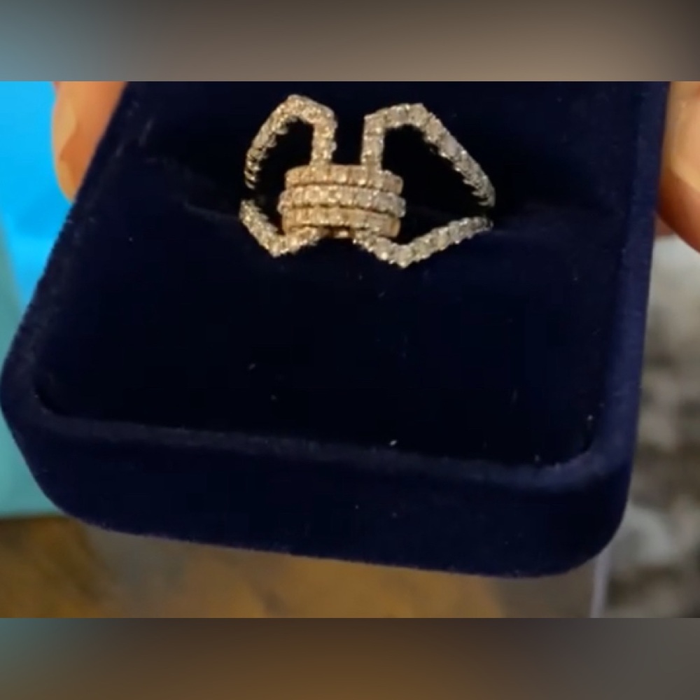 Unique Diamond Ring